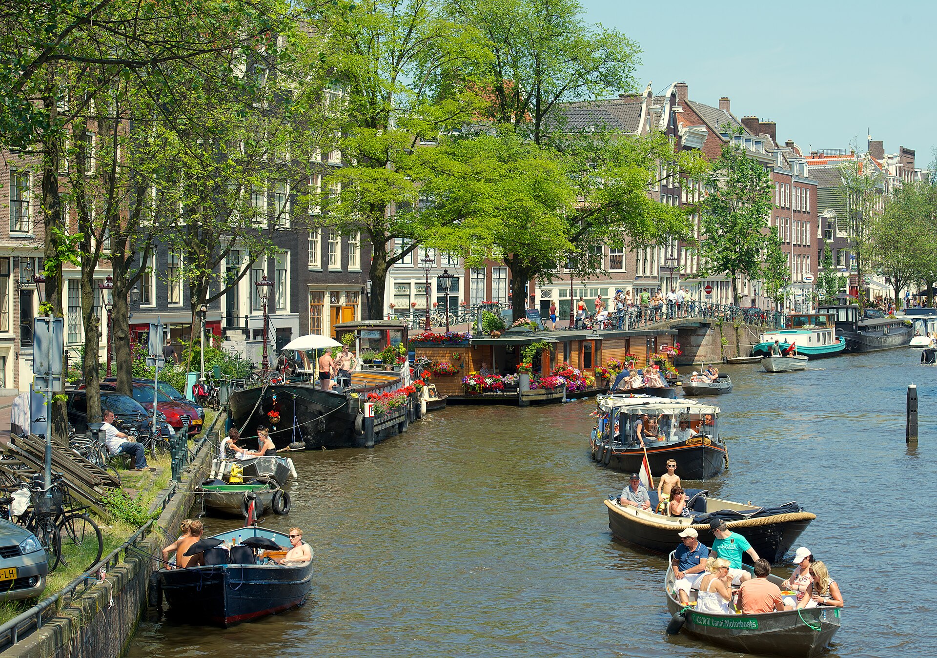 Båtar på en kanal i Jordaan